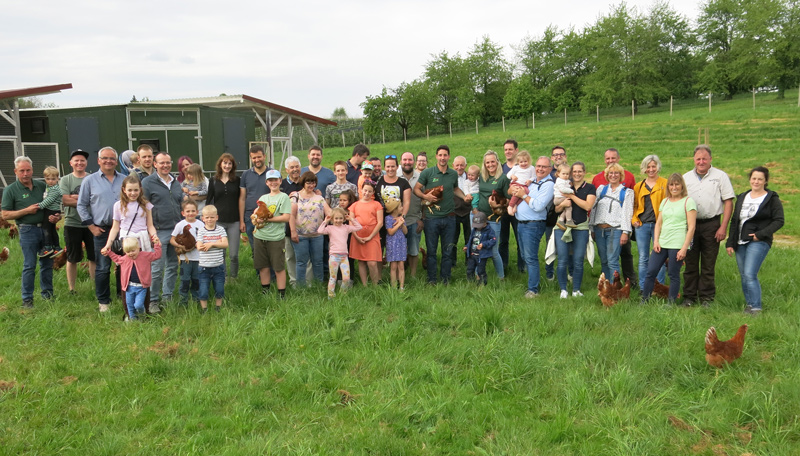 Die CDU Renchen beging jüngst ihren Familientag und besuchte den Obsthof Zink. Das Wetter zeigte sich von seiner besten Seite und die Kinder hatten auch einen Riesenspaß. 