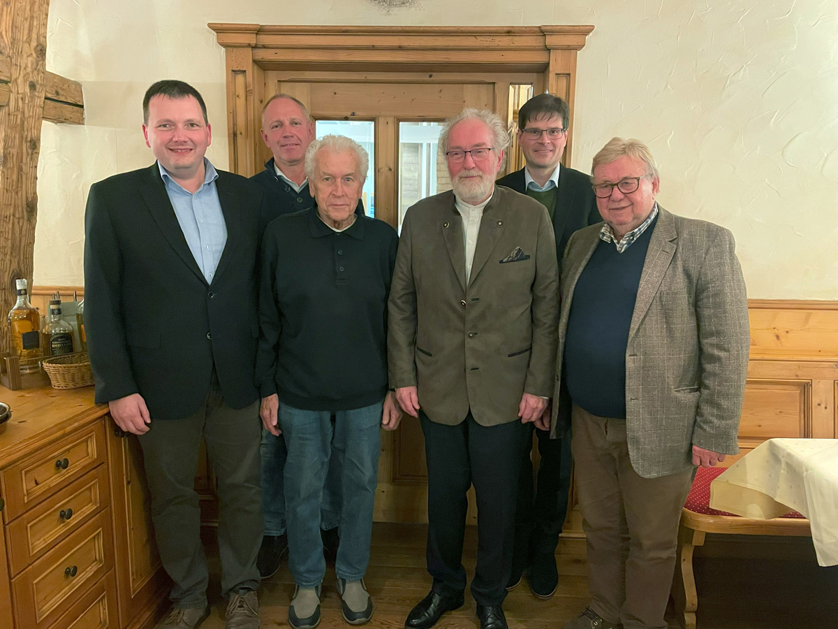 Die CDU Gengenbach ehrte langjährig engagierte Mitglieder. Von links: Michael Schüle, Achim Fuchs, Karl Steiner, Dr. Walter Schubert, Johannes Rothenberger und Heinz Litterst. Bild: Johannes Erny.